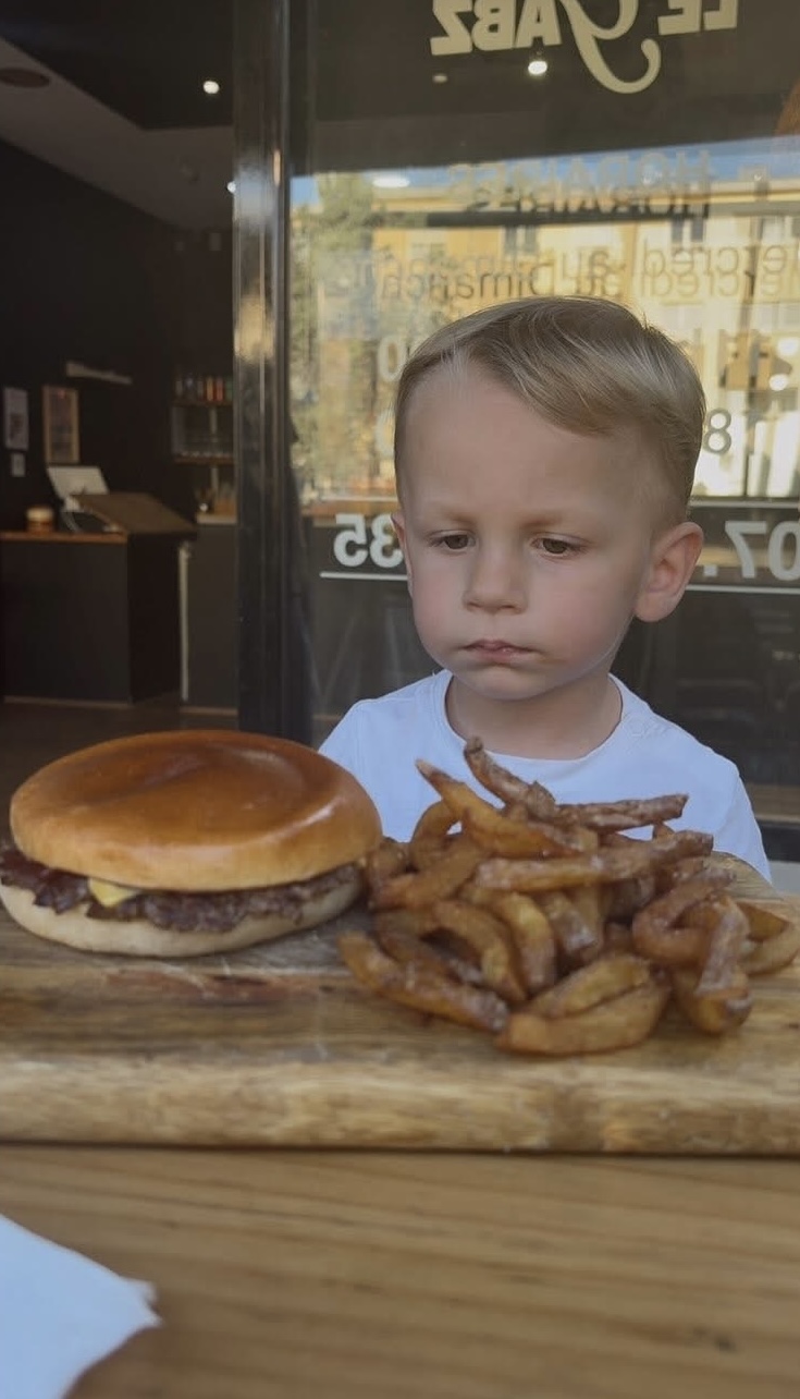 Y'a pas d'âge pour un bon burger maison... Le GROM spécial Kids !!!